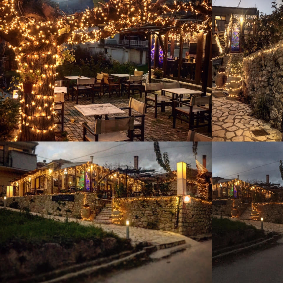 Χαμογελαστή barista